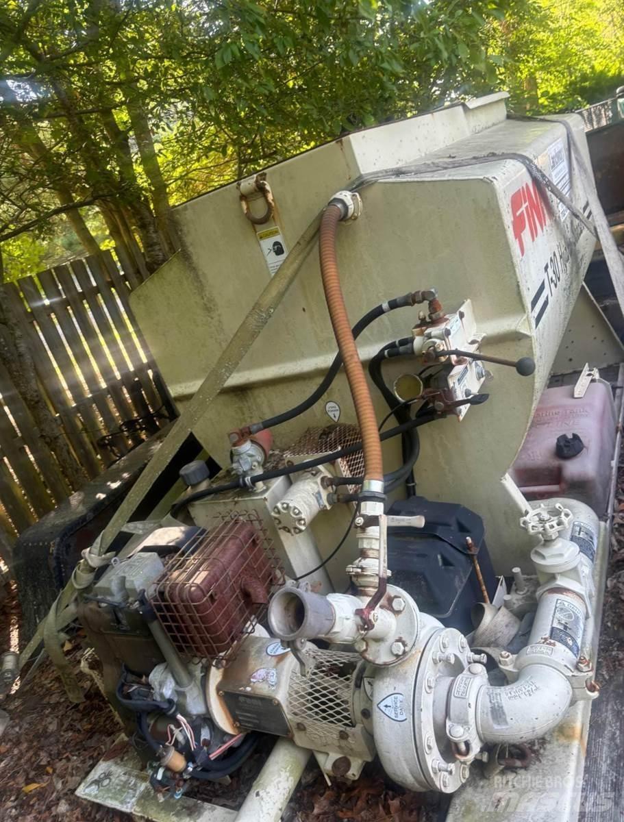 Finn T30 Priėmimo bunkeriai, pūtimo įrenginiai ir keltuvai