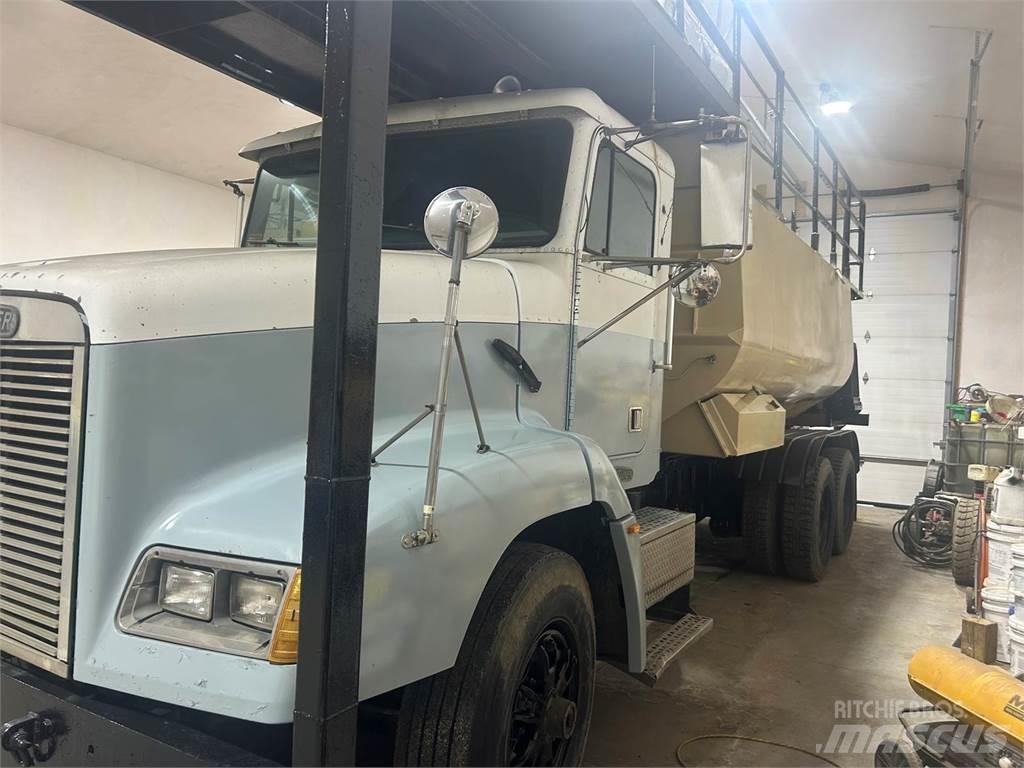Finn T330 Priėmimo bunkeriai, pūtimo įrenginiai ir keltuvai