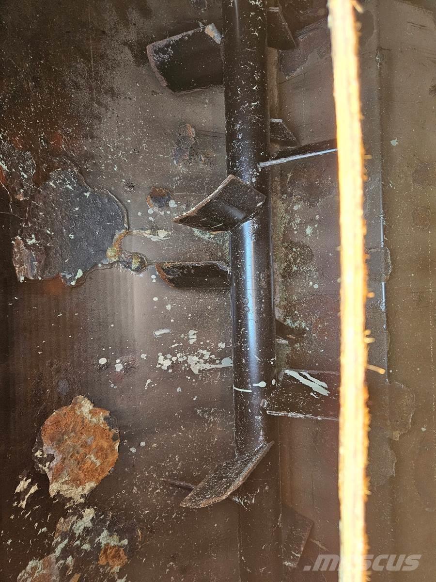 Finn T330 Priėmimo bunkeriai, pūtimo įrenginiai ir keltuvai