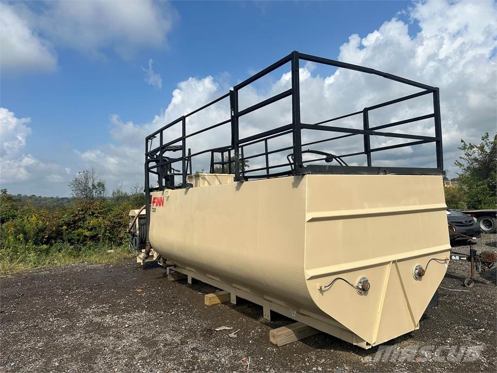 Finn T330 Priėmimo bunkeriai, pūtimo įrenginiai ir keltuvai