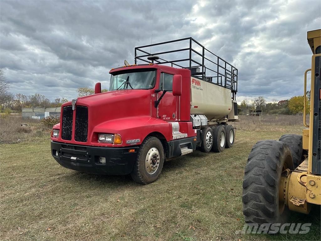 Finn T330 Priėmimo bunkeriai, pūtimo įrenginiai ir keltuvai