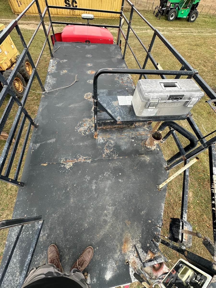 Finn T330 Priėmimo bunkeriai, pūtimo įrenginiai ir keltuvai