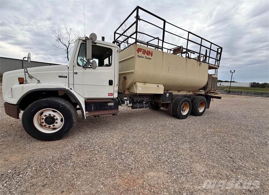 Finn T330 Priėmimo bunkeriai, pūtimo įrenginiai ir keltuvai