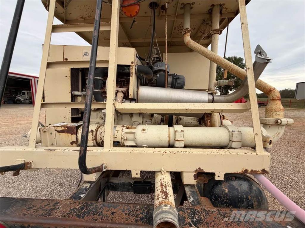 Finn T330 Priėmimo bunkeriai, pūtimo įrenginiai ir keltuvai