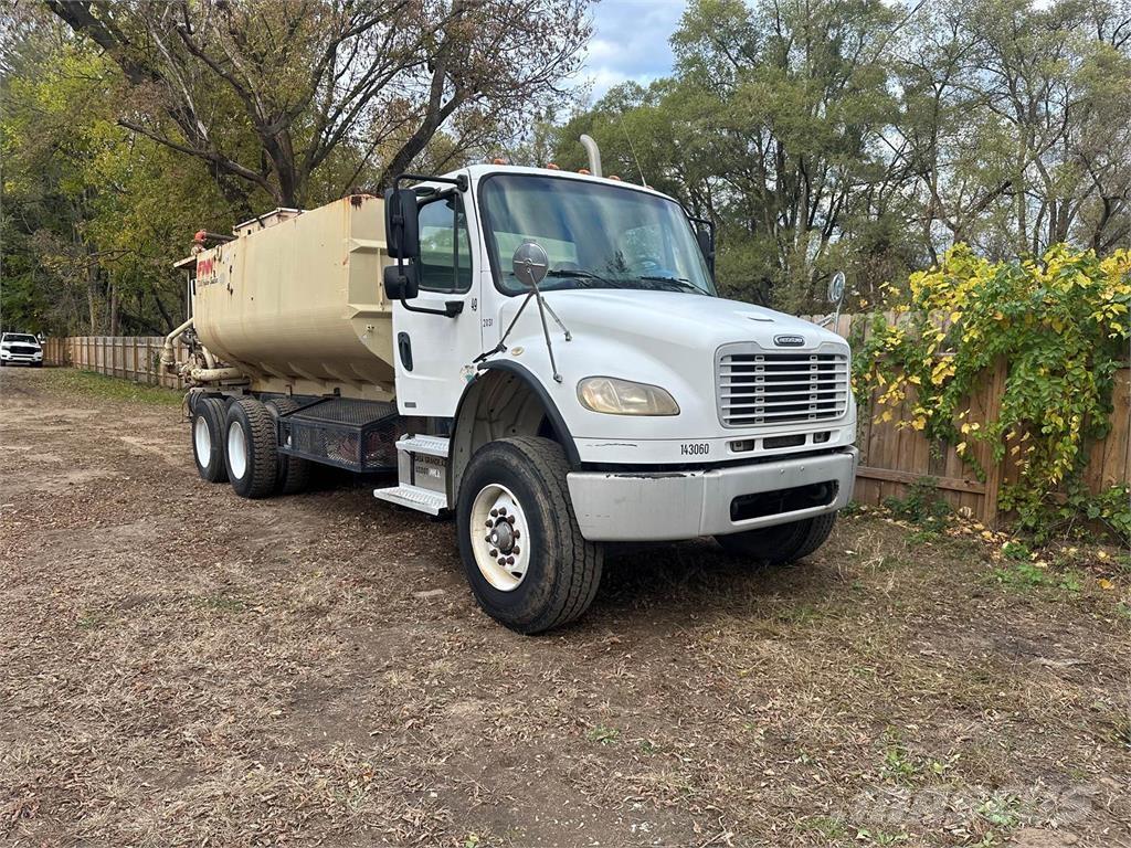 Finn T330 Priėmimo bunkeriai, pūtimo įrenginiai ir keltuvai