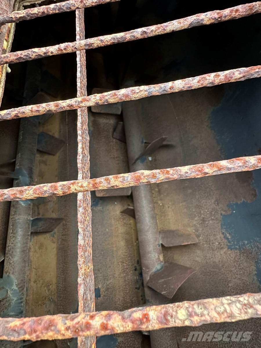 Finn T330 Priėmimo bunkeriai, pūtimo įrenginiai ir keltuvai