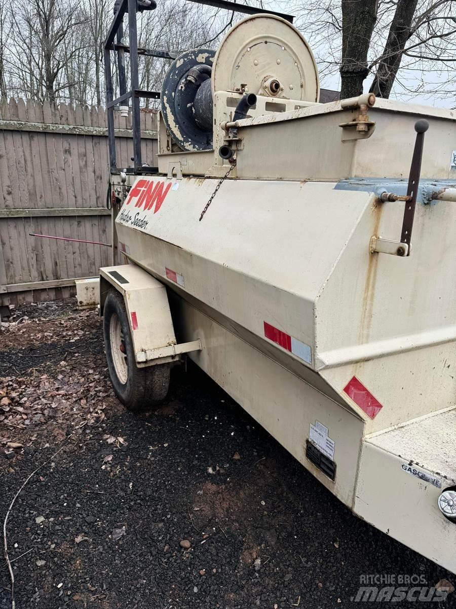 Finn T60T Priėmimo bunkeriai, pūtimo įrenginiai ir keltuvai