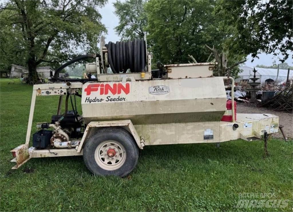 Finn T60T Priėmimo bunkeriai, pūtimo įrenginiai ir keltuvai