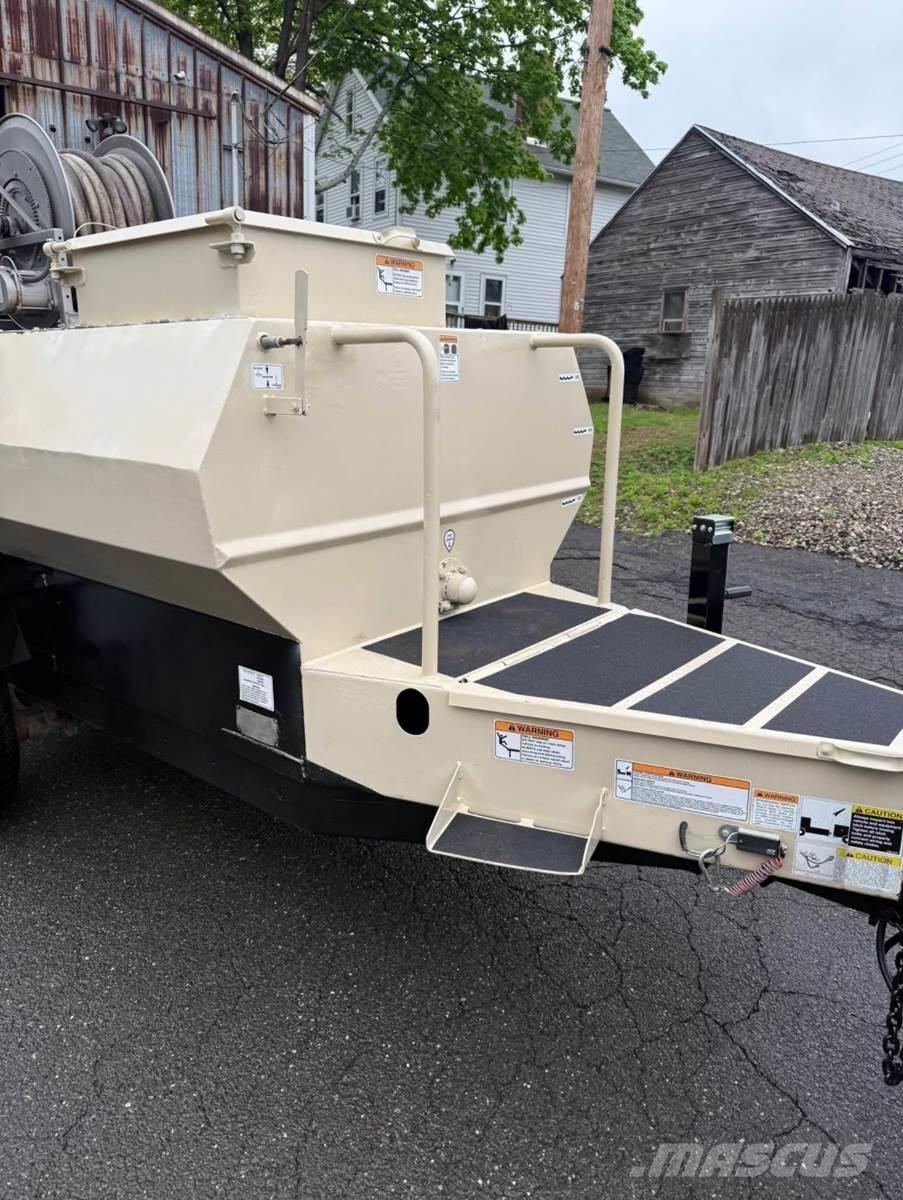 Finn T60T Priėmimo bunkeriai, pūtimo įrenginiai ir keltuvai