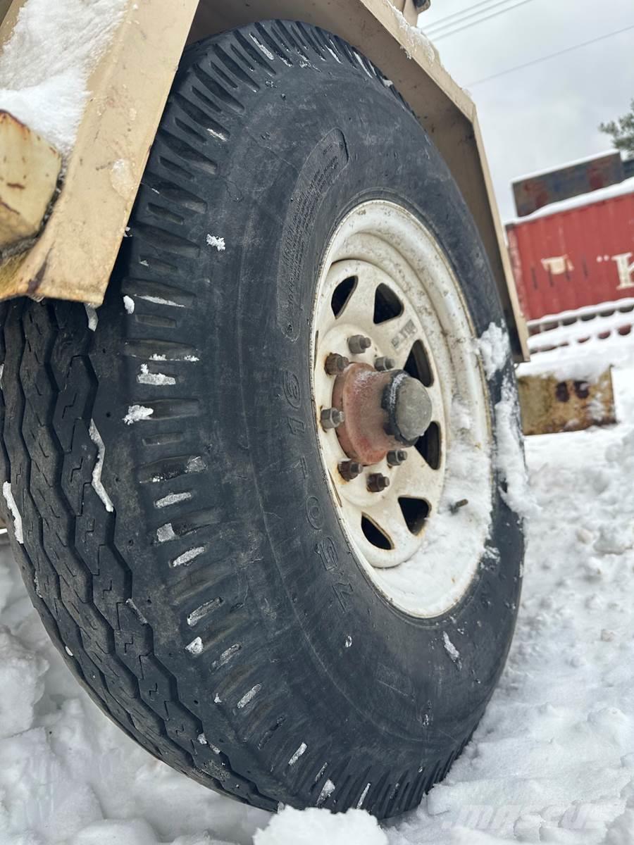 Finn T60T Priėmimo bunkeriai, pūtimo įrenginiai ir keltuvai