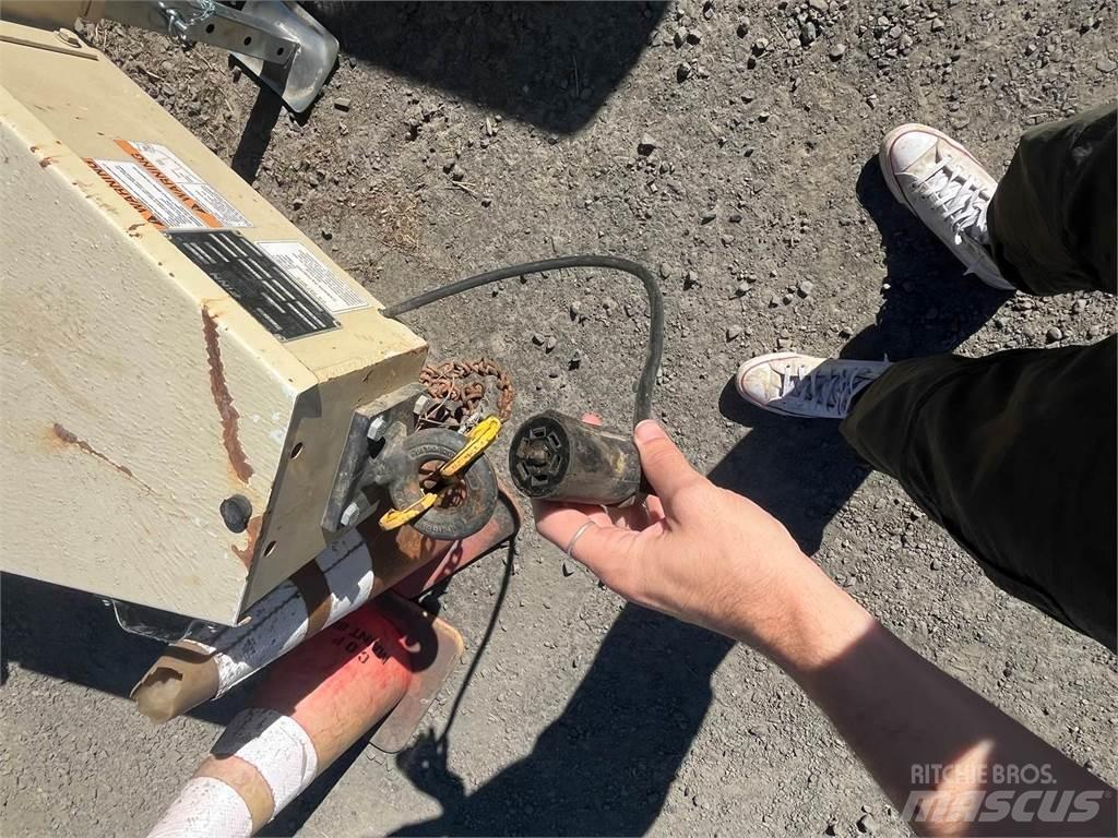 Finn T75T Priėmimo bunkeriai, pūtimo įrenginiai ir keltuvai