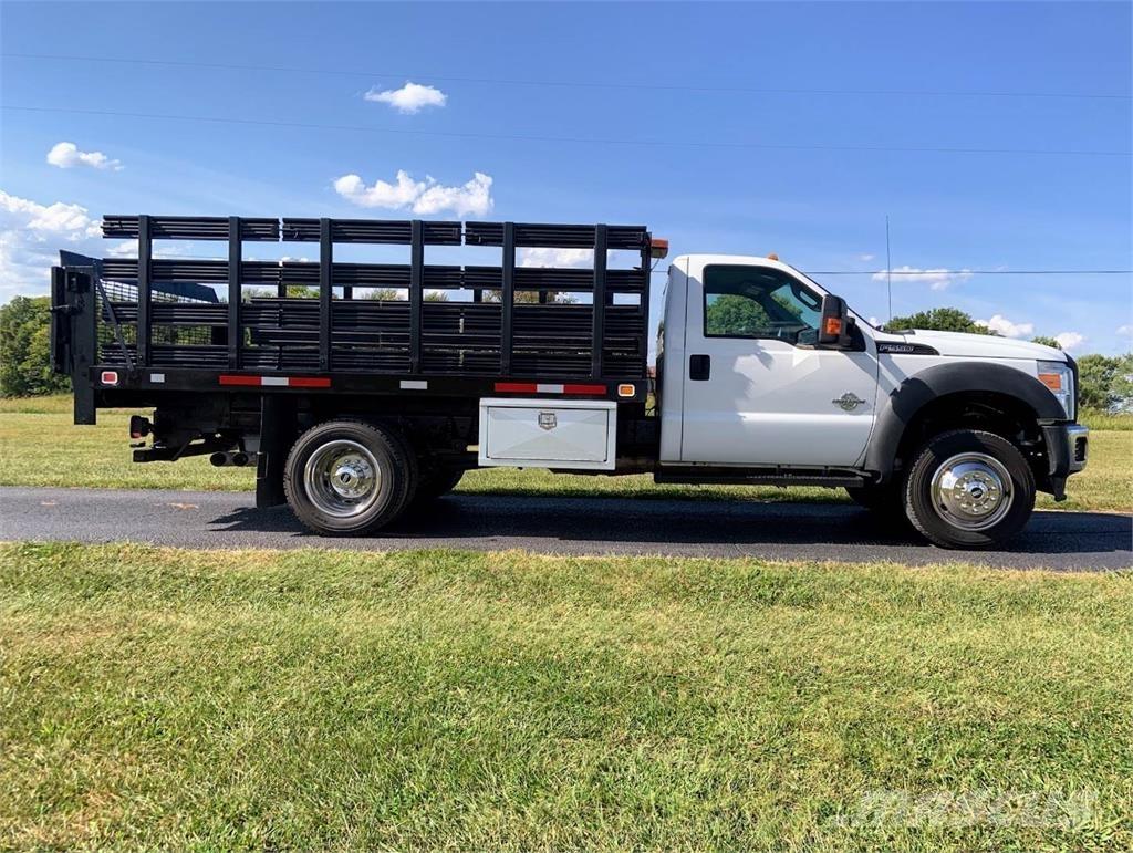 Ford 550 Gyvulių pervežimo technika