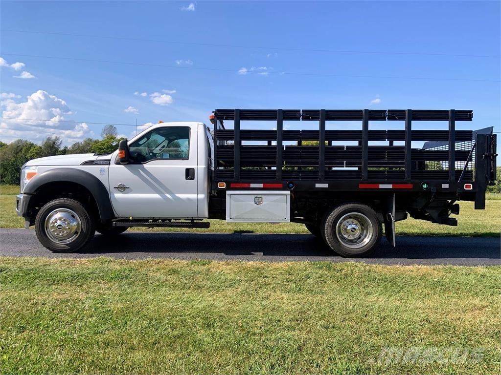 Ford 550 Gyvulių pervežimo technika