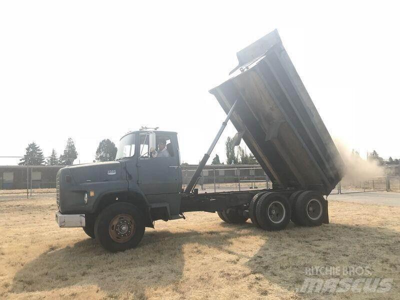 Ford 8000 Savivarčių priekabų vilkikai