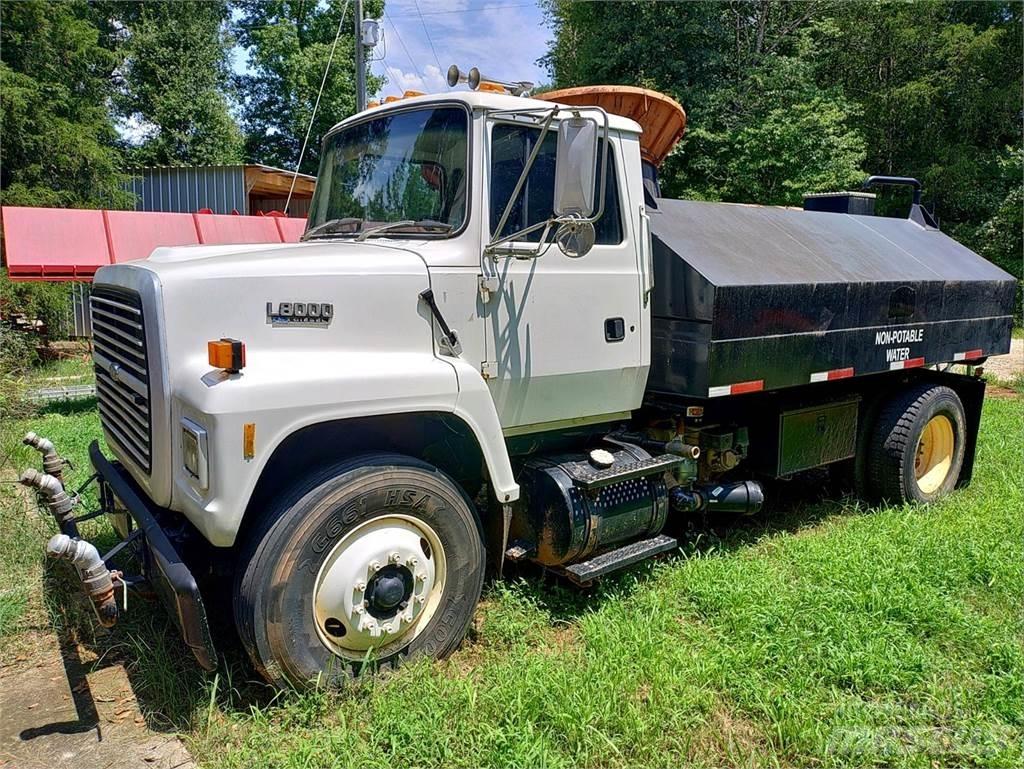 Ford 8000 Automobilinės cisternos