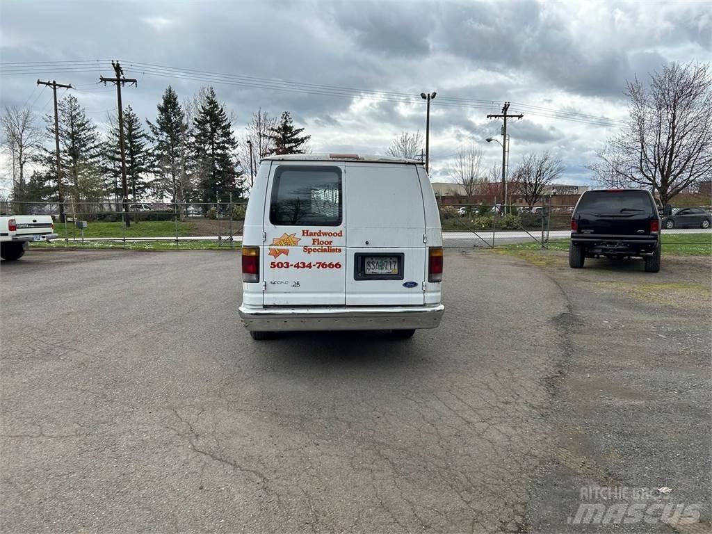 Ford E-250 Mikroautobusai