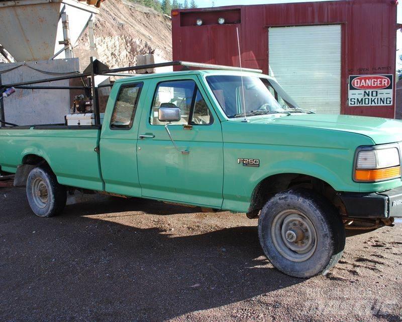 Ford F-250 Pikapai / Bortiniai sunkvežimiai