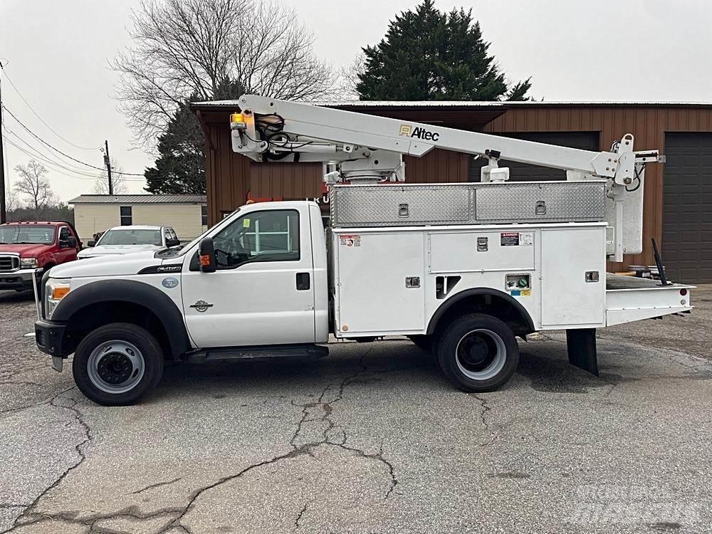 Ford F-450 Ant vilkikų montuojamos kėlimo platformos