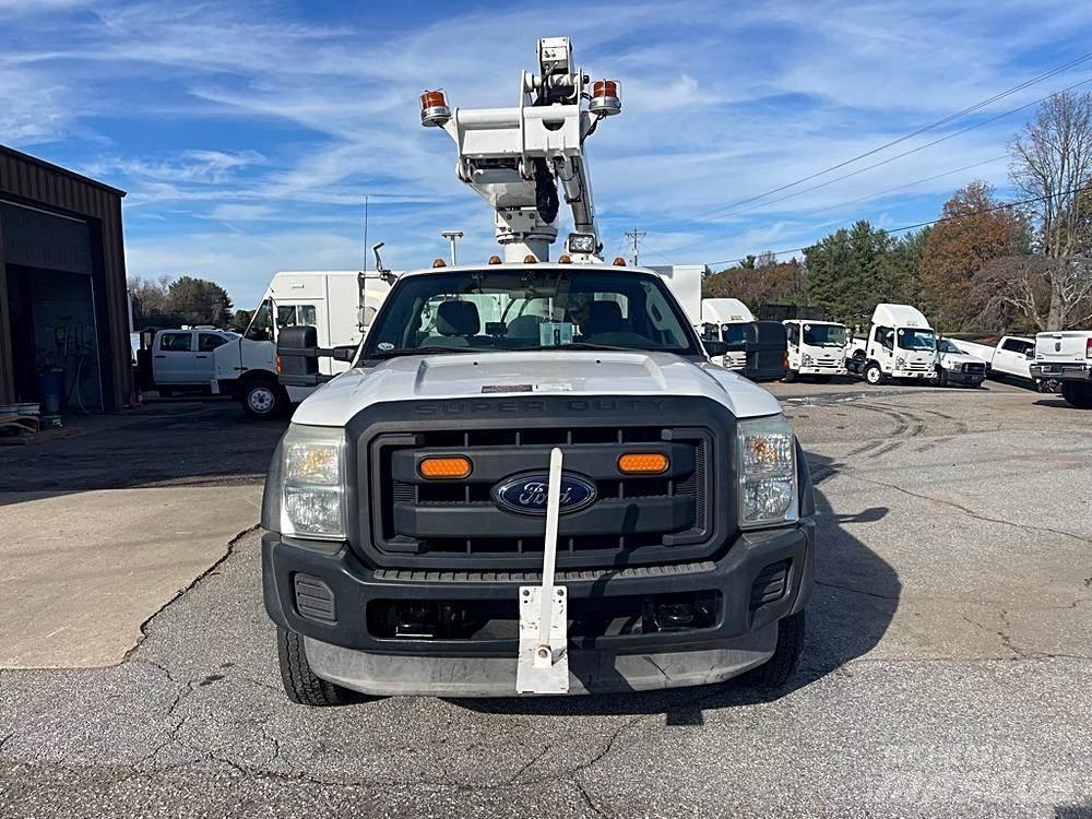 Ford F-450 Ant vilkikų montuojamos kėlimo platformos