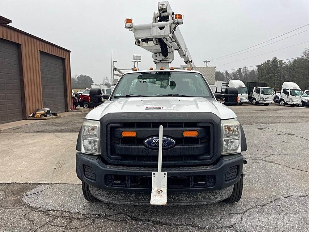 Ford F-450 Ant vilkikų montuojamos kėlimo platformos