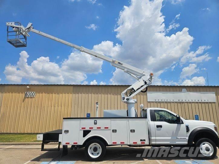 Ford F-450 Ant vilkikų montuojamos kėlimo platformos