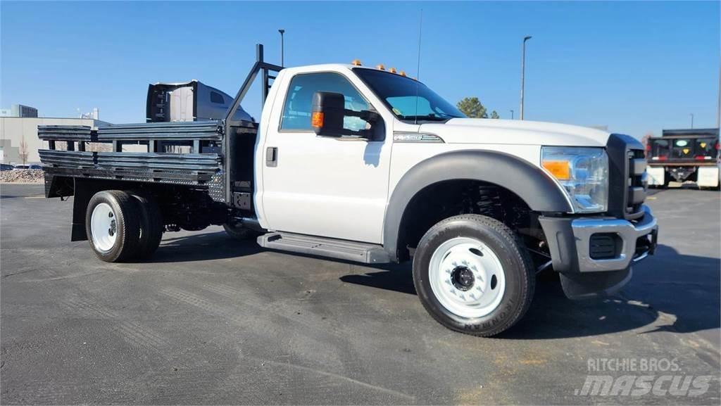 Ford F-550 Gyvulių pervežimo technika