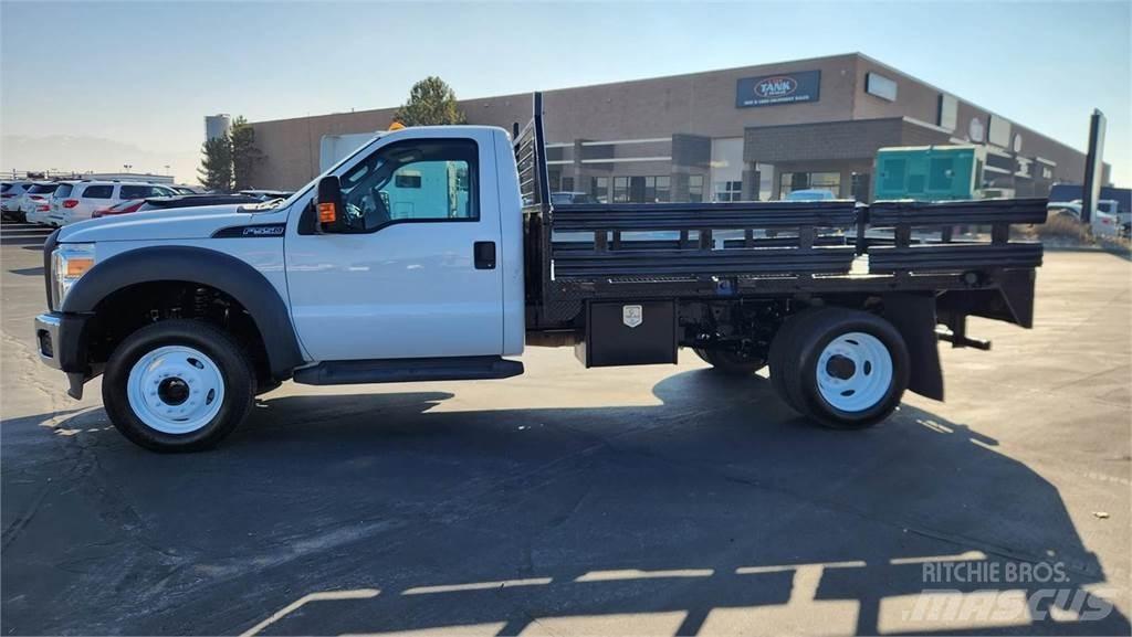 Ford F-550 Gyvulių pervežimo technika