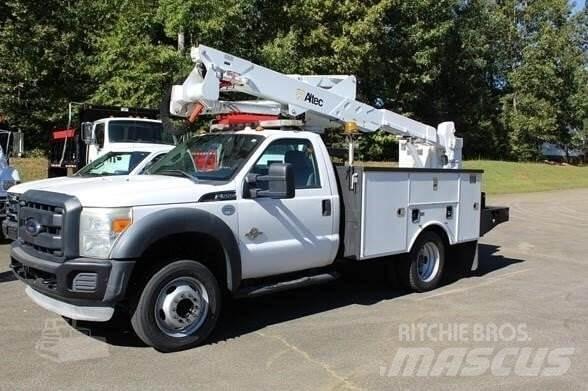 Ford F-550 Ant vilkikų montuojamos kėlimo platformos