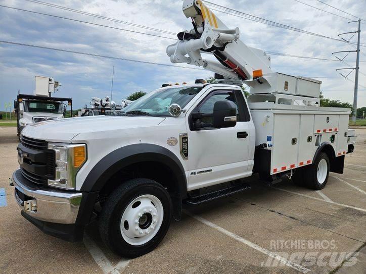 Ford F-550 Ant vilkikų montuojamos kėlimo platformos