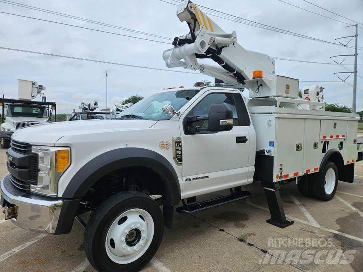 Ford F-550 Ant vilkikų montuojamos kėlimo platformos