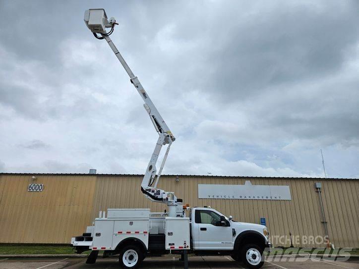 Ford F-550 Ant vilkikų montuojamos kėlimo platformos