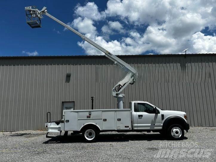 Ford F-550 Ant vilkikų montuojamos kėlimo platformos