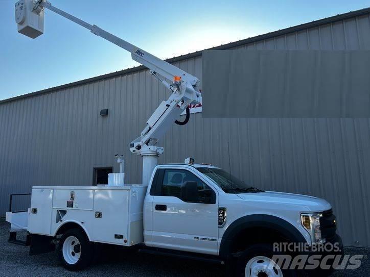 Ford F-550 Ant vilkikų montuojamos kėlimo platformos