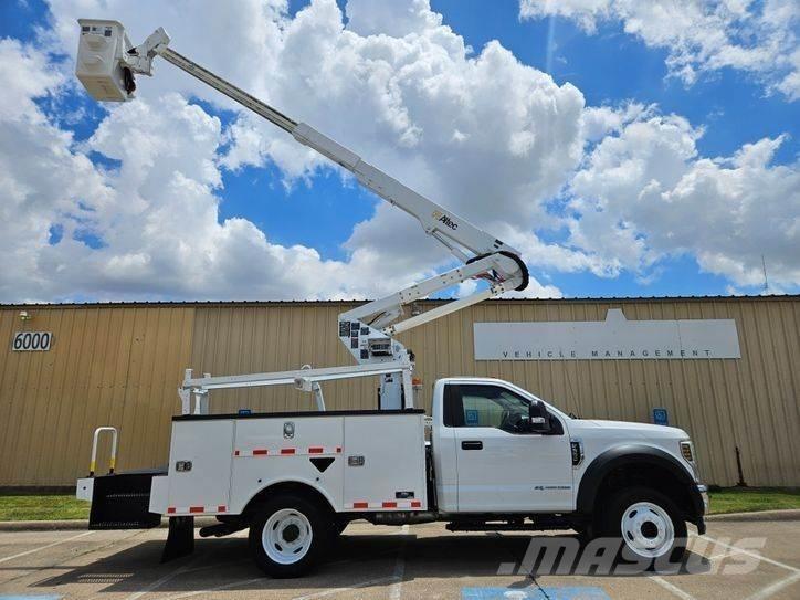 Ford F-550 Ant vilkikų montuojamos kėlimo platformos