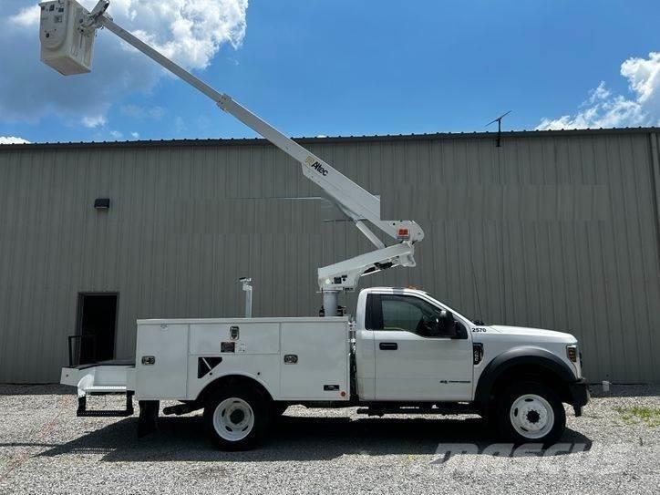 Ford F-550 Ant vilkikų montuojamos kėlimo platformos