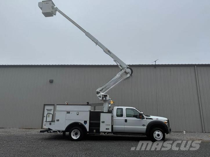 Ford F-550 Ant vilkikų montuojamos kėlimo platformos
