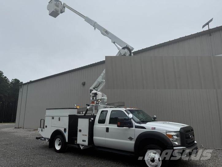 Ford F-550 Ant vilkikų montuojamos kėlimo platformos