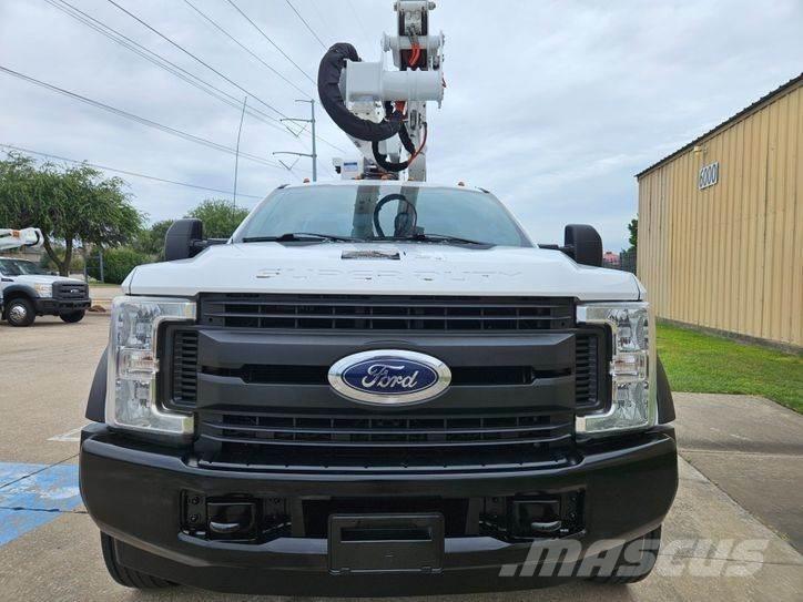 Ford F-550 Ant vilkikų montuojamos kėlimo platformos