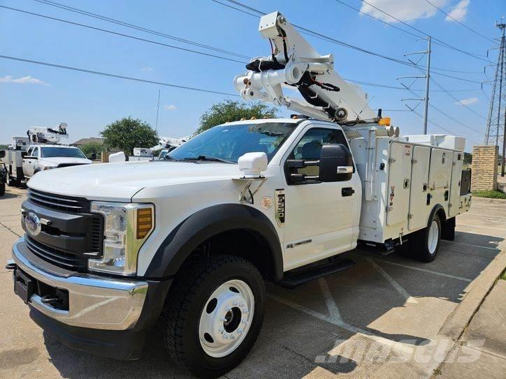 Ford F-550 Ant vilkikų montuojamos kėlimo platformos