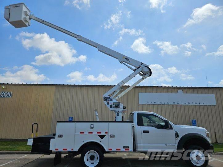 Ford F-550 Ant vilkikų montuojamos kėlimo platformos