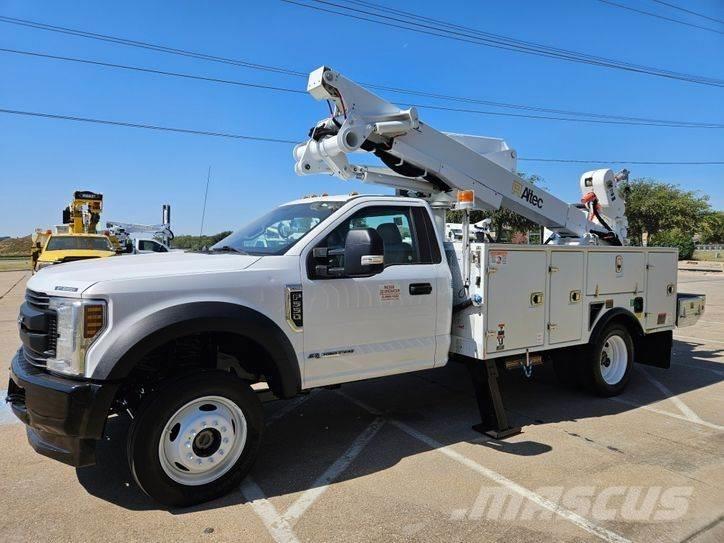 Ford F-550 Ant vilkikų montuojamos kėlimo platformos