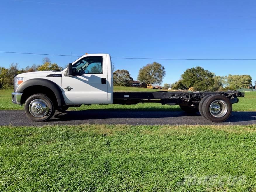 Ford F-550 Važiuoklė su kabina