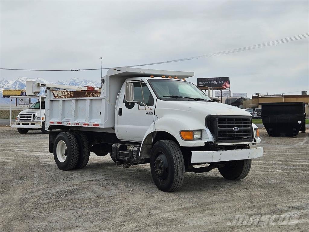 Ford F-650 Savivarčių priekabų vilkikai
