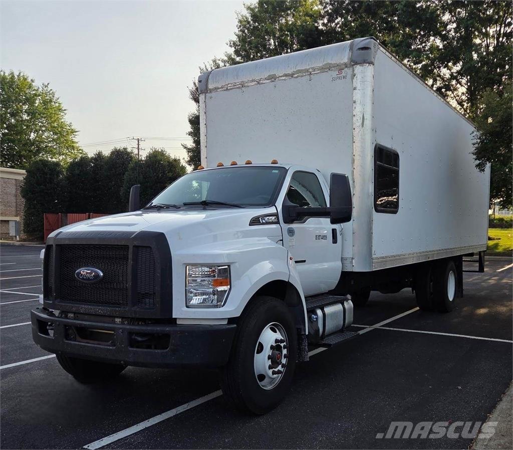 Ford F-650 Sunkvežimiai su dengtu kėbulu