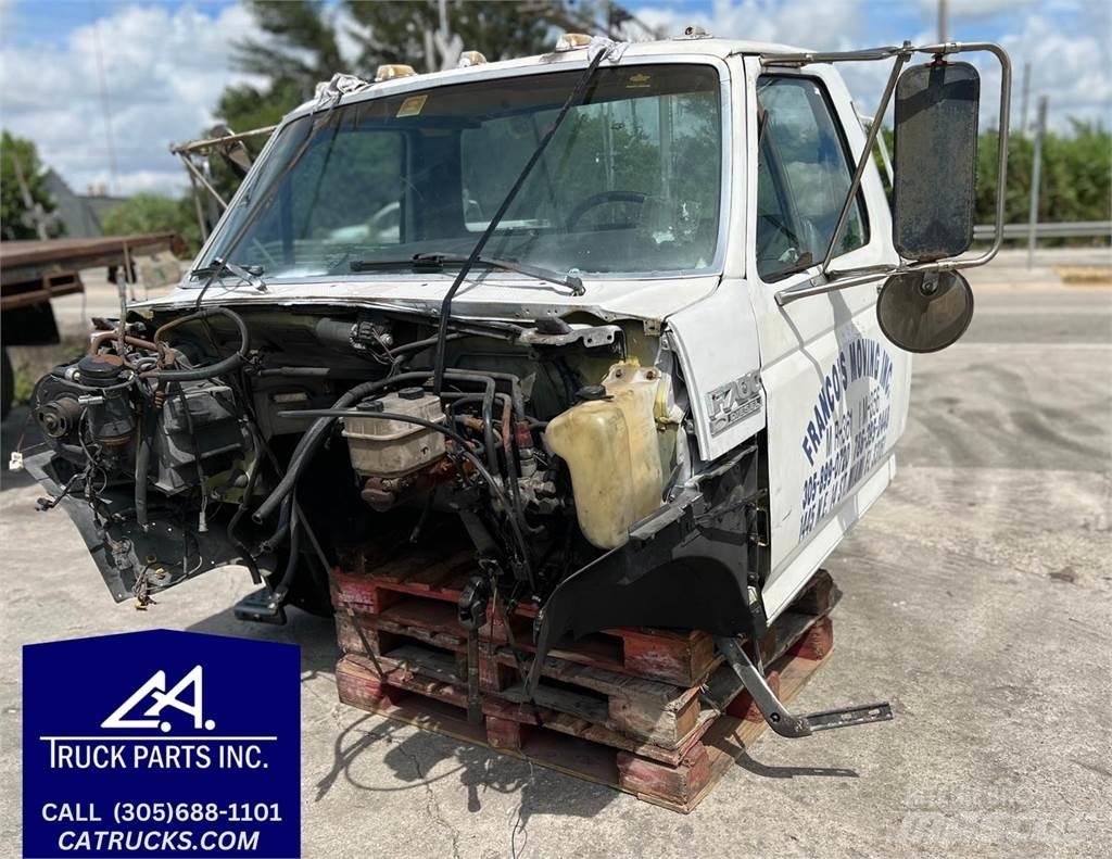 Ford F-700 Transportas - Kita