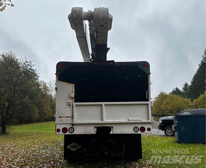 Ford F-750 Ant vilkikų montuojamos kėlimo platformos