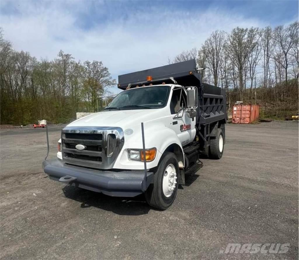 Ford F-750 Savivarčių priekabų vilkikai