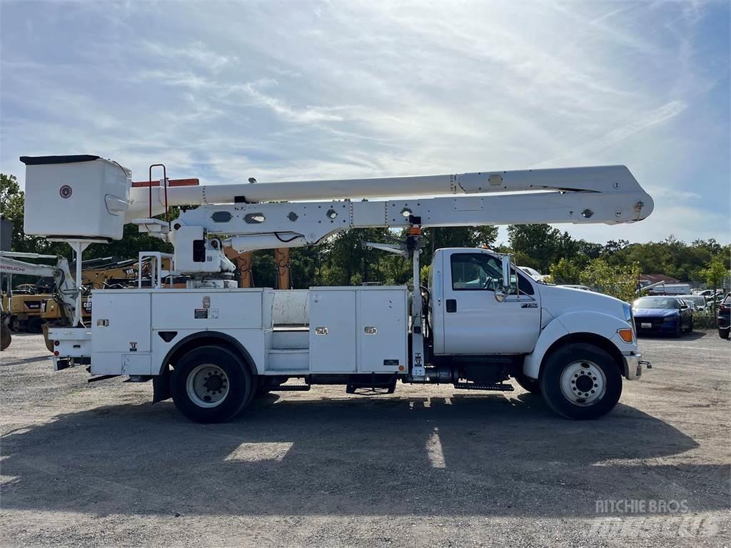 Ford F-750 Ant vilkikų montuojamos kėlimo platformos