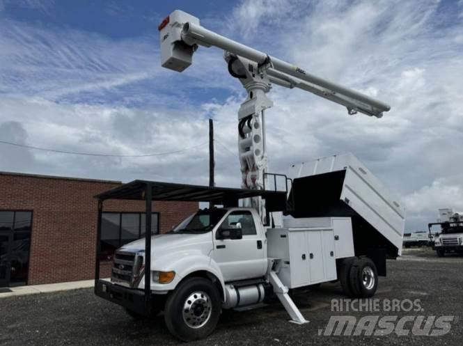 Ford F-750 Ant vilkikų montuojamos kėlimo platformos