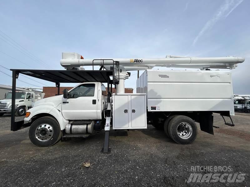 Ford F-750 Ant vilkikų montuojamos kėlimo platformos